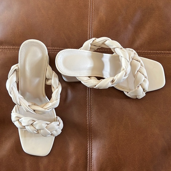 Shoes - Women's Mule Heels!!